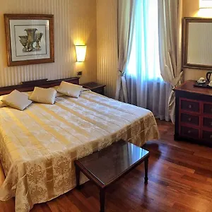 Hotel Cecil Řím